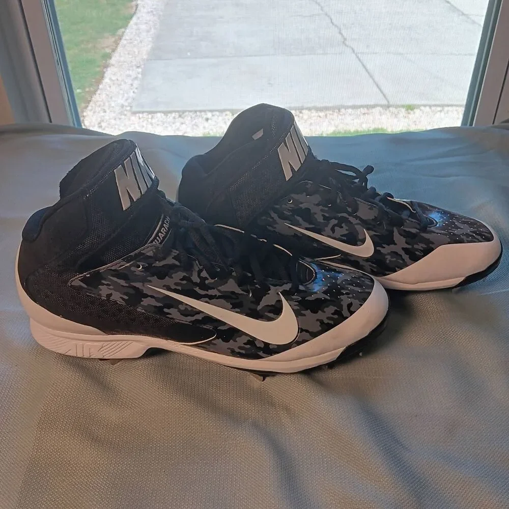 NIKE cleats size 13 Mens - Huarache- NWOT